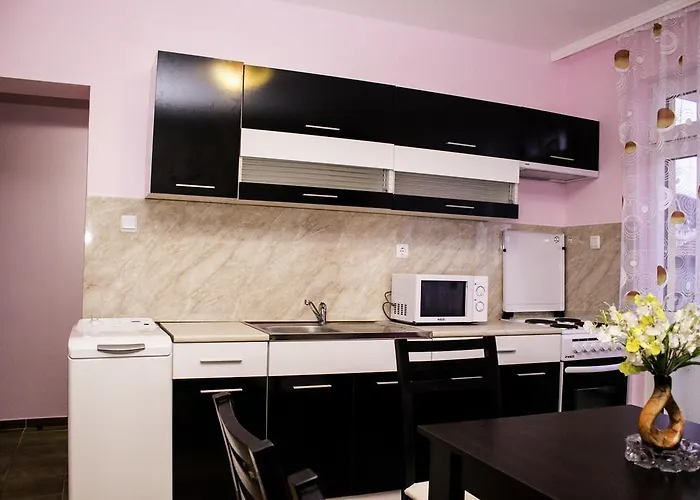 Хотел ,,дироси