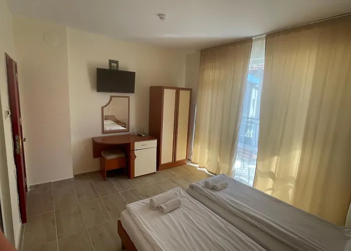 Хотел ,,дироси